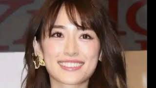 筧美和子、背中ぱっくり黒ワンピで…カメラ急接近　「今年も楽しくいきましょお～」