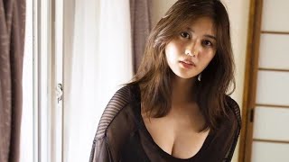 グラドル林ゆめ、寝そべったポーズの妖艶「オフショット」　ファン悶絶「すっごく魅力的」「愛おしい」