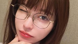 "岸明日香、美脚際立つ春コーデ披露✨ファン絶賛の神スタイル😍"