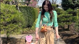 ウエストほっそ！手島優、愛息と手を繋いだ“スタイル抜群”ママショットを公開