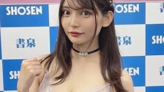 ＜似鳥沙也加＞“インスタグラビアの女王”　カーディガンからあふれる美ボディー　暑いけど「めっちゃ元気出た」「癒やされる」の声