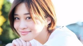 清水あいり、スリットから美脚チラリ 地元・大阪満喫ショットに「スタイル抜群」「眩しい」の声