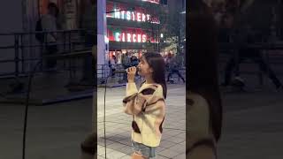 路上ライブ中みんなと目が合わない理由が分かった👀 #streetlive #streetmusic #アニソン #路上ライブ #シンガー #オタ芸 #松下玲緒菜
